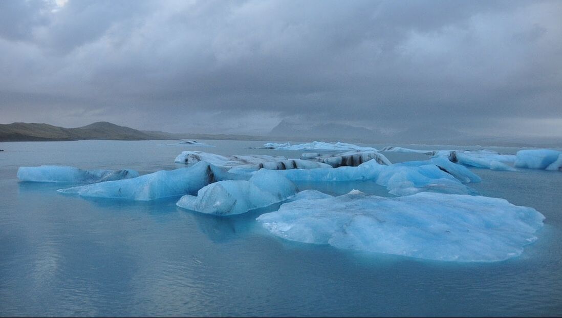 glaciar na islandia durante uma viagem de aventura com os portugueses em viagem